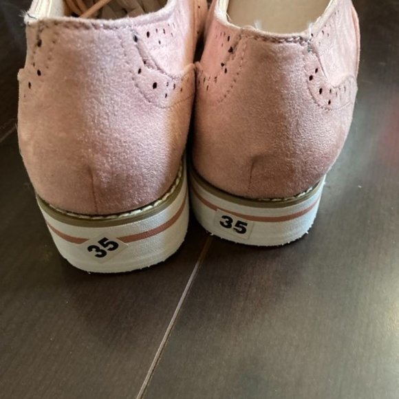 Pink Shoes - Picture 4 of 6